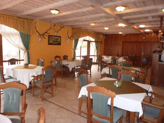 Naspolya Panzio Es Etterem Bed and Breakfast Bátaapáti Eksteriør billede