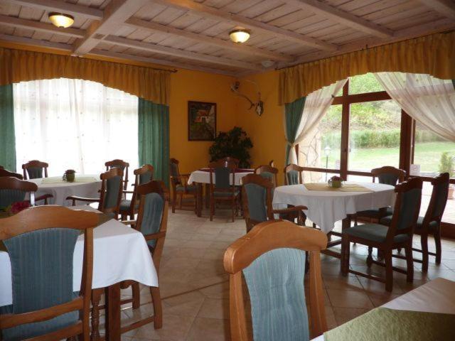 Naspolya Panzio Es Etterem Bed and Breakfast Bátaapáti Eksteriør billede